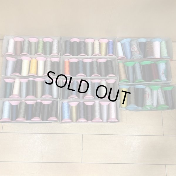 画像2: 【テトロン糸】いろいろ＃80　75色75本　白入 (2)